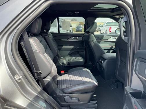 Carbonized Gray Metallic 2026 Ford Explorer ST-Line