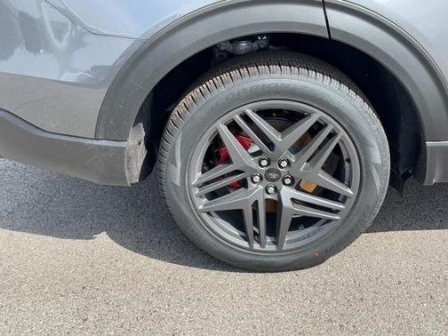 Carbonized Gray Metallic 2026 Ford Explorer ST-Line