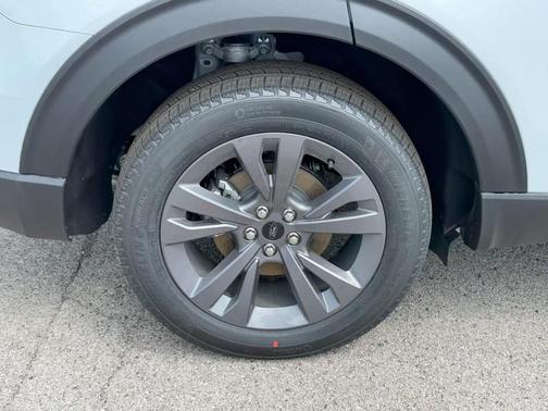 Space White Metallic 2026 Ford Explorer Active