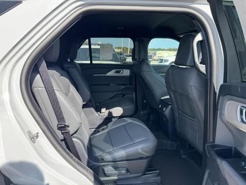 Avalanche Gray 2027 Ford Explorer