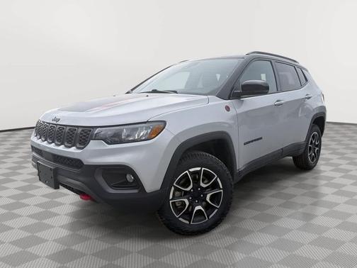 Silver Zynith Metallic Clearcoat 2024 Jeep Compass Trailhawk