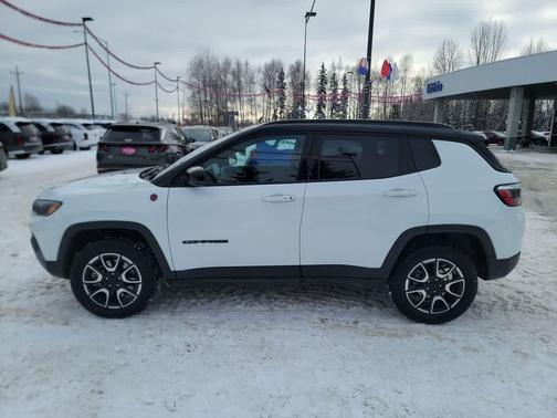 2024 Jeep Compass Trailhawk