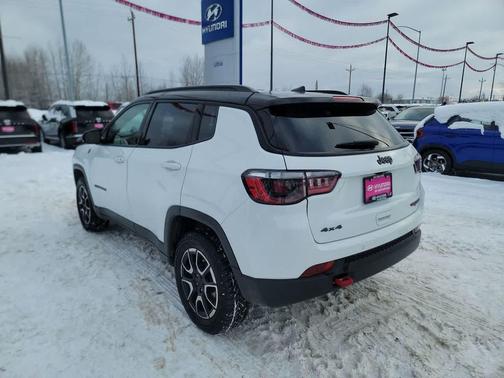 2024 Jeep Compass Trailhawk