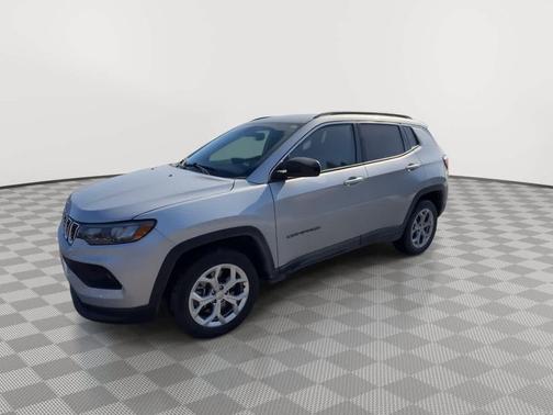 Silver Zynith Metallic Clearcoat 2024 Jeep Compass Latitude