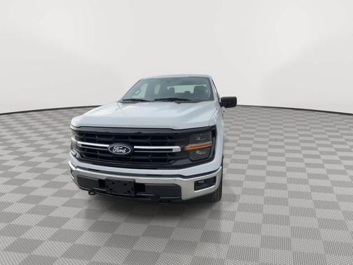 Oxford White 2025 Ford F-150 XLT