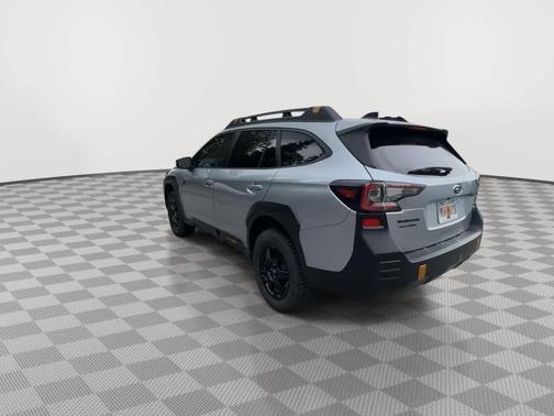 Ice Silver Metallic 2022 Subaru Outback Wilderness