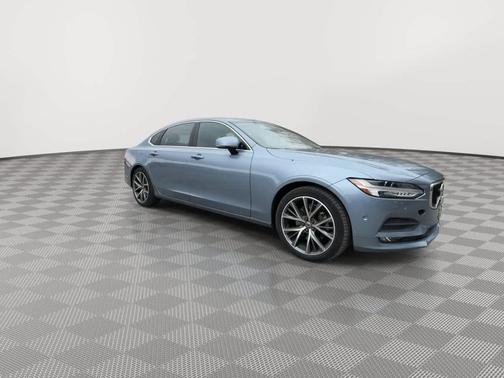 Mussel Blue Metallic 2018 Volvo S90 T5 Momentum