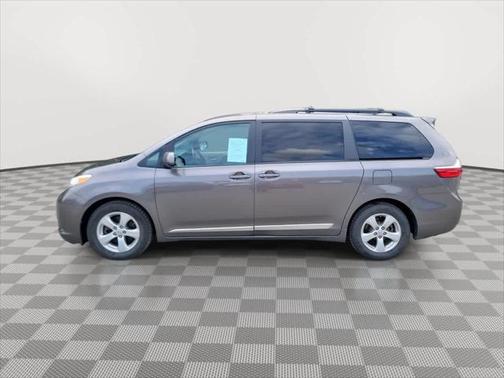 2016 Toyota Sienna LE