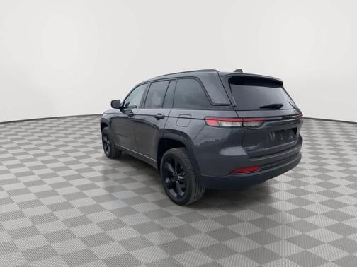Baltic Gray Metallic Clearcoat 2023 Jeep Grand Cherokee Limited