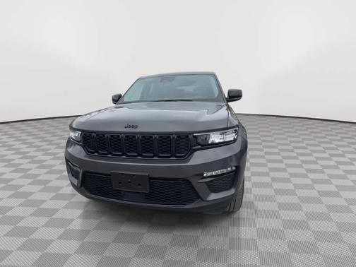Baltic Gray Metallic Clearcoat 2023 Jeep Grand Cherokee Limited