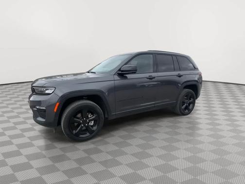 Baltic Gray Metallic Clearcoat 2023 Jeep Grand Cherokee Limited