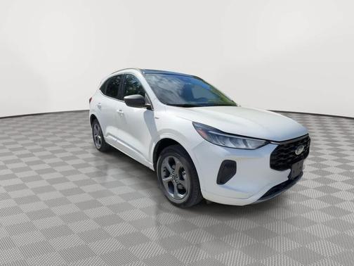 Star White Metallic Tri-Coat 2024 Ford Escape ST-Line