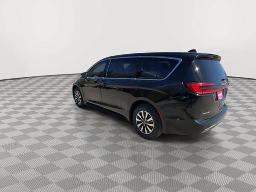 Diamond Black Crystal Pearlcoat 2024 Chrysler Pacifica Hybrid Select