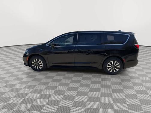 Diamond Black Crystal Pearlcoat 2024 Chrysler Pacifica Hybrid Select