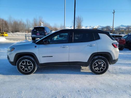 2024 Jeep Compass Trailhawk