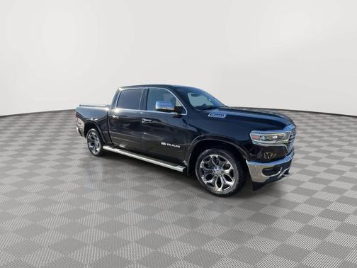 Diamond Black Crystal Pearlcoat 2022 RAM 1500 Longhorn