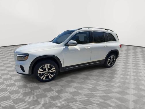 Polar White 2026 Mercedes-Benz GLB 250 4MATIC