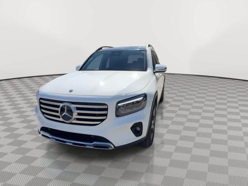 Polar White 2026 Mercedes-Benz GLB 250 4MATIC