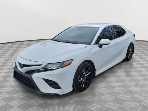 2020 Toyota Camry SE