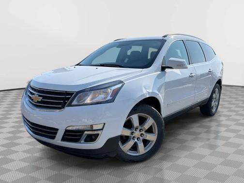 Summit White 2017 Chevrolet Traverse Premier