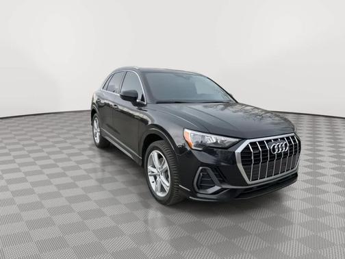 Mythos Black Metallic 2020 Audi Q3 45 S line Premium