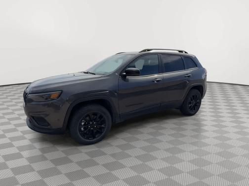 Granite Crystal Metallic Clearcoat 2023 Jeep Cherokee Altitude