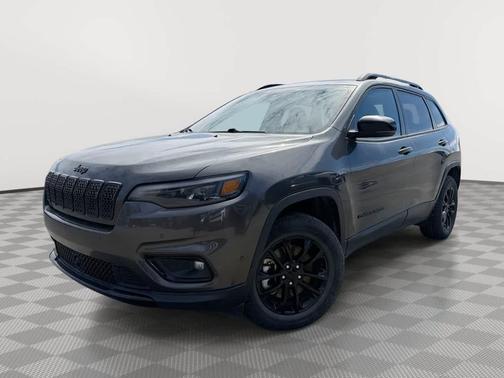 Granite Crystal Metallic Clearcoat 2023 Jeep Cherokee Altitude