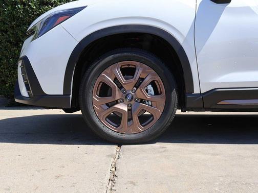 Crystal White Pearl 2025 Subaru Ascent Bronze Edition 7-Passenger