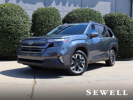 Magnetite Gray Metallic 2025 Subaru Forester Premium