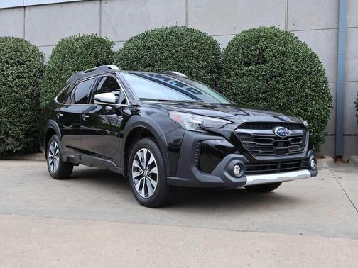 Crystal Black Silica 2024 Subaru Outback Touring