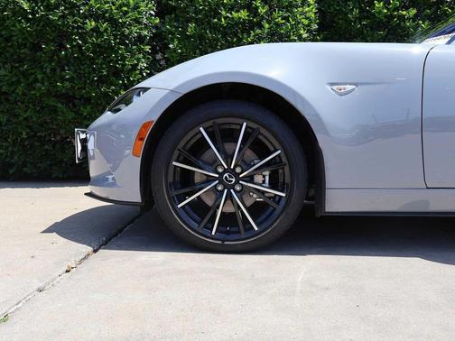 Aero Gray Metallic 2025 Mazda MX-5 Miata RF Grand Touring