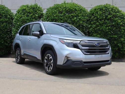 Ice Silver Metallic 2025 Subaru Forester Premium