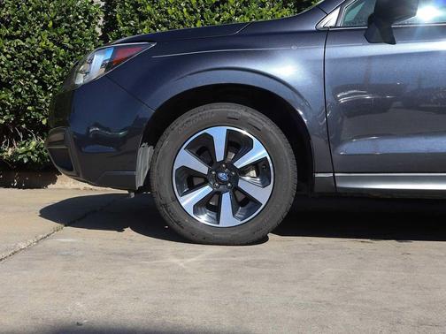 2017 Subaru Forester 2.5i