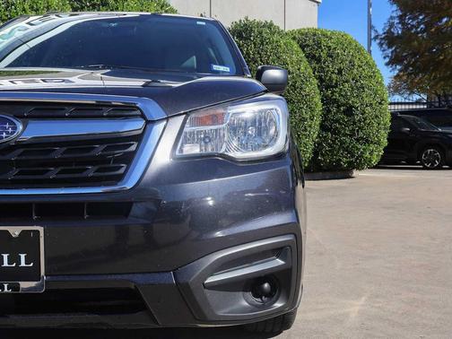 2017 Subaru Forester 2.5i