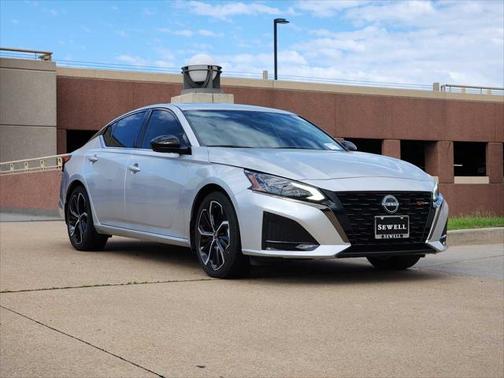 2023 Nissan Altima SR FWD