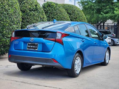 2020 Toyota Prius LE