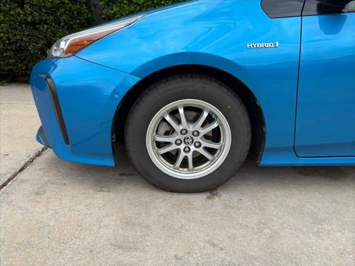 2020 Toyota Prius LE