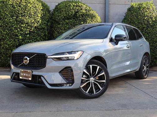 2024 Volvo XC60 B5 Plus Dark Theme