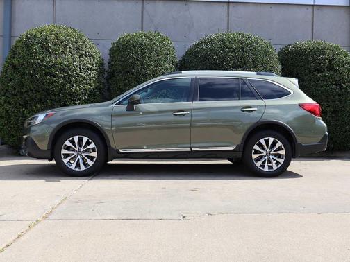 Wilderness Green Metallic 2018 Subaru Outback 2.5i Touring