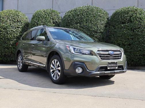 Wilderness Green Metallic 2018 Subaru Outback 2.5i Touring