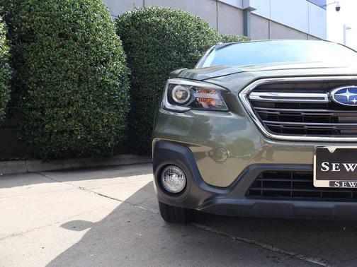 Wilderness Green Metallic 2018 Subaru Outback 2.5i Touring