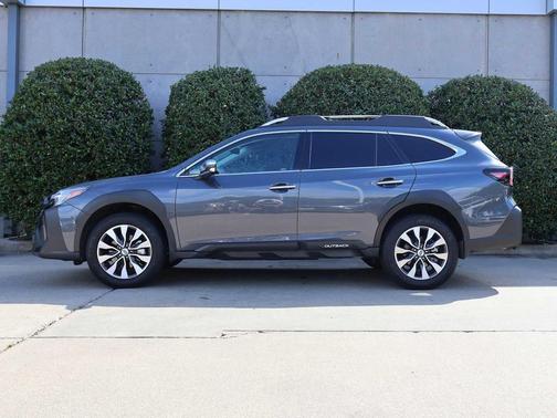 Magnetite Gray Metallic/Crystal Black Silica 2025 Subaru Outback Touring XT