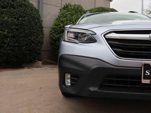 Ice Silver Metallic 2022 Subaru Outback Premium