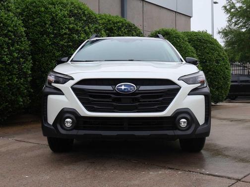 Crystal White Pearl 2025 Subaru Outback Premium