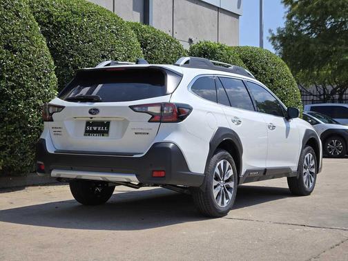 2025 Subaru Outback Touring