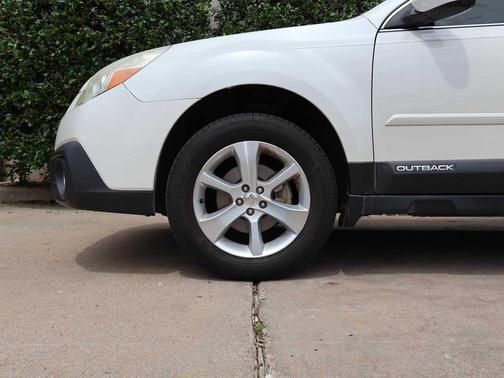 Satin White Pearl 2014 Subaru Outback 2.5i Limited