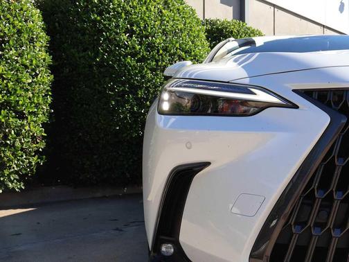 2022 Lexus NX 350h Premium