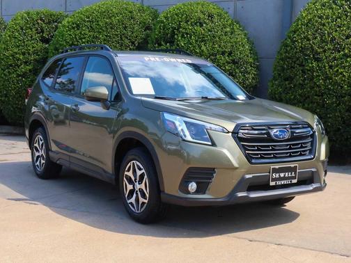 2022 Subaru Forester Premium