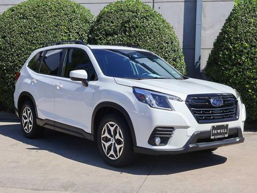 2022 Subaru Forester Premium
