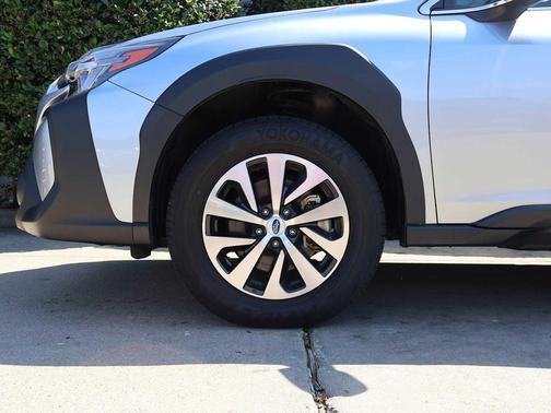 Ice Silver Metallic 2025 Subaru Outback Premium